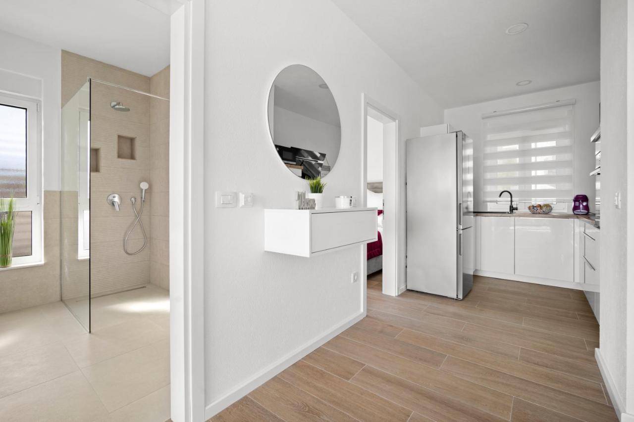 Adriatic Garden Apartments 오크루그고른지 외부 사진